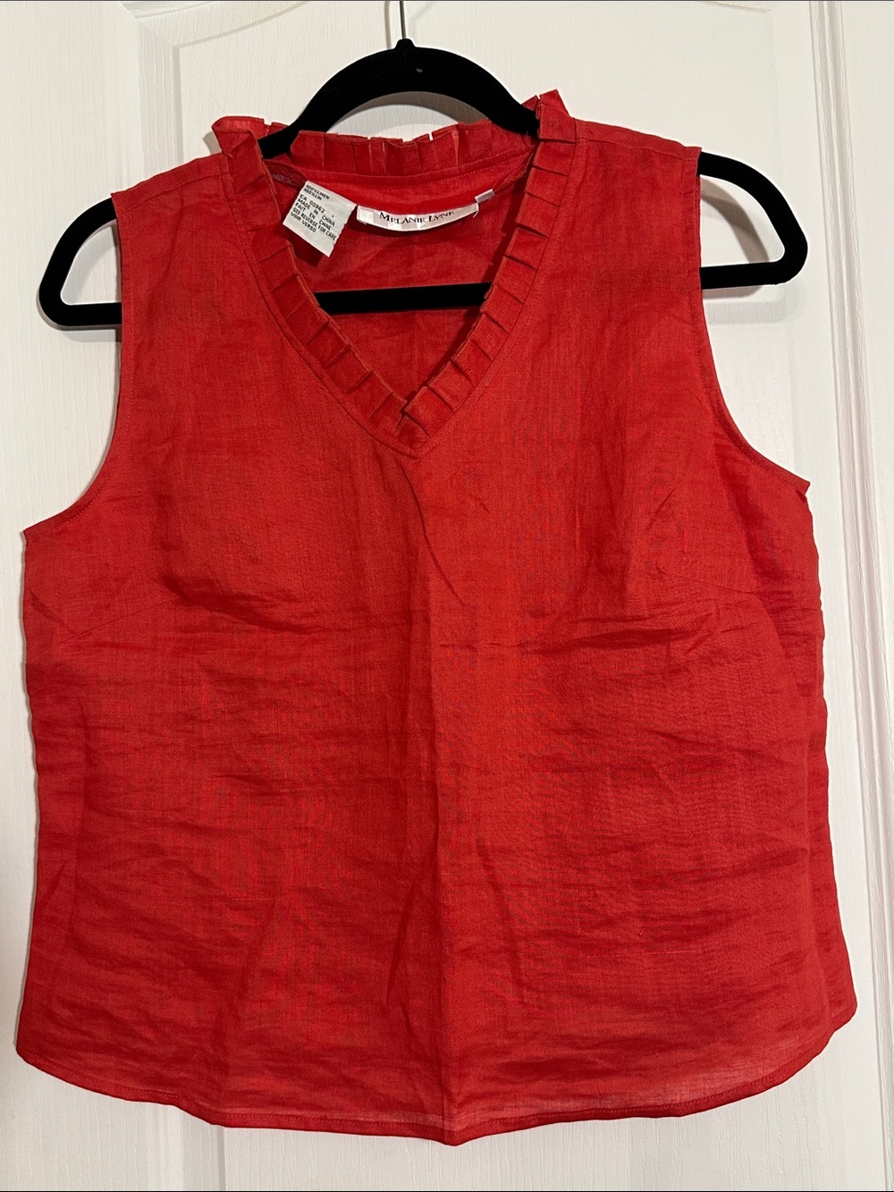 Melanie Lyne 100% Linen Sleeveless V-Nec top